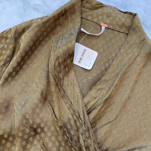 NWT Free People Silky Wrap Crop Top S - Picture 4 of 4